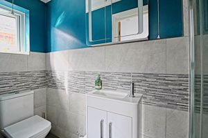 En-Suite- click for photo gallery